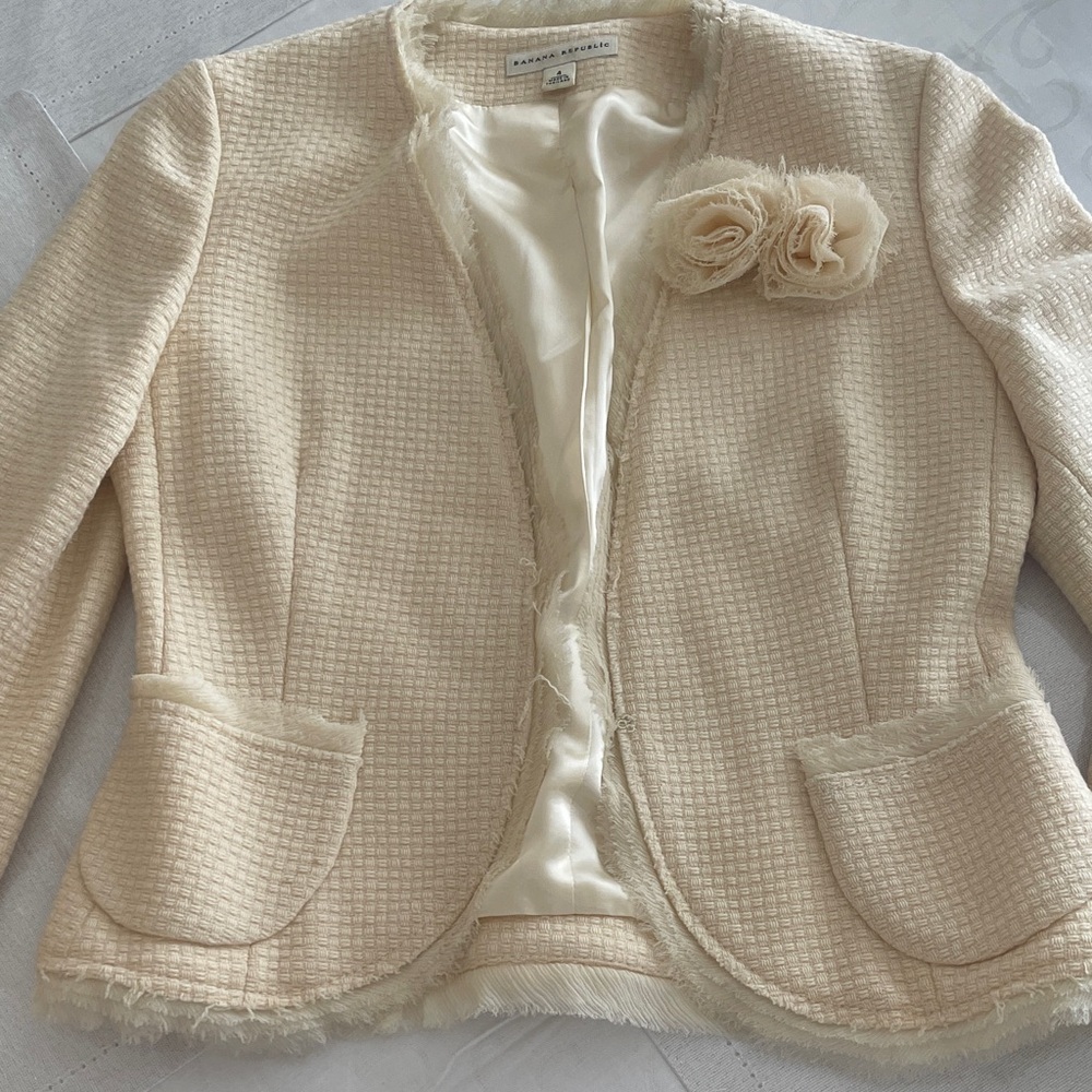 Banana Republic Cream Textured Blazer with Floral Accent . Very elegant